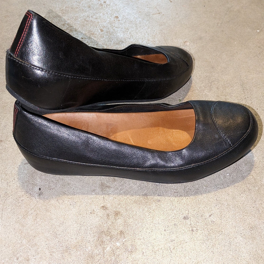 Fitflops black flats
